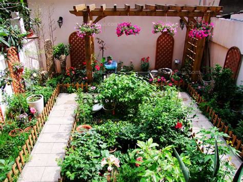 小庭院特点及种花小技巧_我们都想要个后花园 - 花卉网