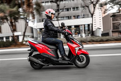Honda lança scooter Elite 125 2023 com nova cor; veja o preço
