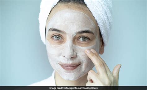 झुर्रियों पर इन 5 चीजों से बने फेस पैक्स लगाएंगी तो त्वचा में आने लगेगी ...