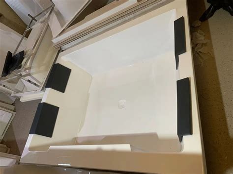 Jacuzzi Bath Tub 6 Seater Manufacturer from Loni