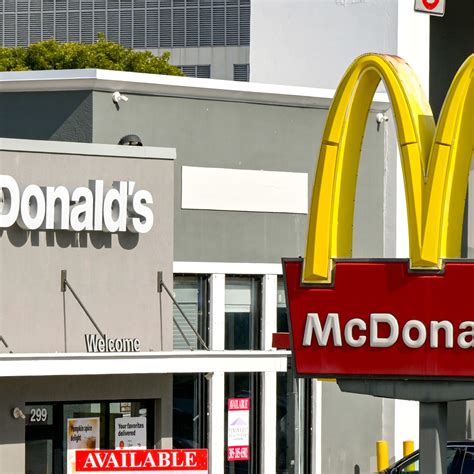 Keanu Reeves Powered Through Major Injury While Filming His Next Movie ...