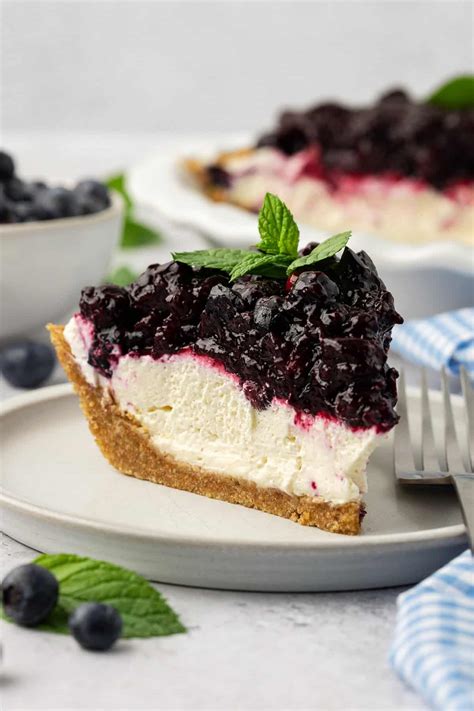 Easy Blueberry Cream Cheese Pie Recipe (No Bake!)