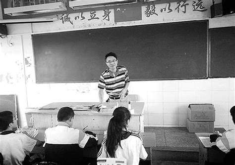 患尿毒症教师拒学校清闲工作 每天做完透析后去教书 - 华人新闻_海外华人新闻网 - 海外网