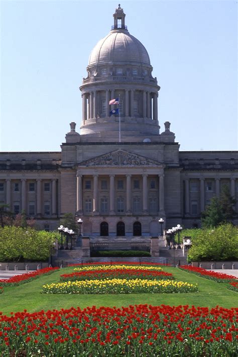 State Capital Building | Kentucky state capitol, Kentucky, Frankfort ...