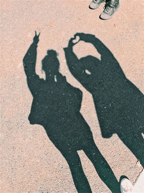 Best friend photo shoot ideas – Artofit