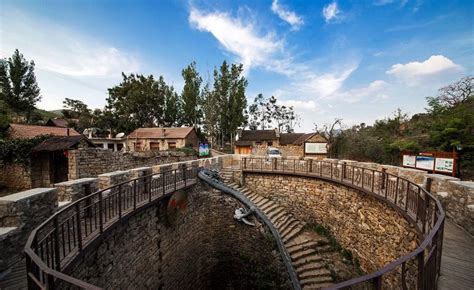 山东这座古村有一口地下水井，历时10年才建成，打水要走108级台阶_村民