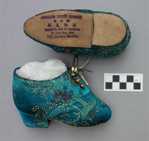 Chinese lotus shoes