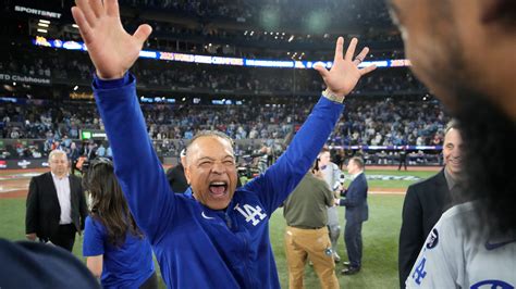 Dodgers' Dave Roberts doubles down on desire for MLB salary cap