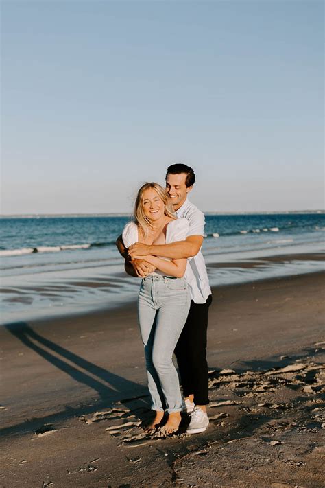 How to have the Perfect Plum Island Beach Engagement Photoshoot ...