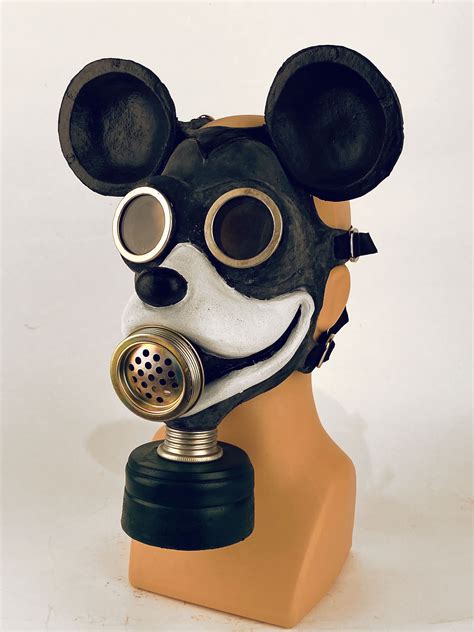 Mickey mouse gas mask pepakura - richserg