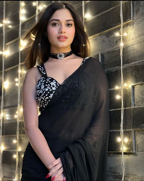 Jannat Zubair Rahmani Biography, Age, Income, Family, Wiki, Net Worth, and More - whatAinfo.in