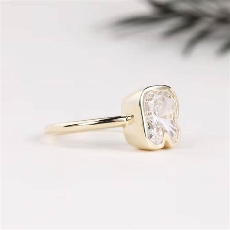 R Initial Diamond Ring Letter Solid Gold – Minimal Carbon