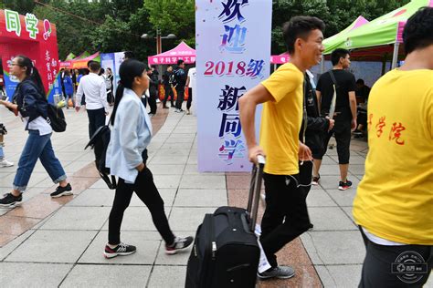 【吉镜头】吉林大学2020级新生开学报到-中国吉林网