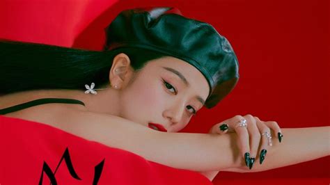 BLACKPINK member Jisoo reveals the title track from her solo album Me ...