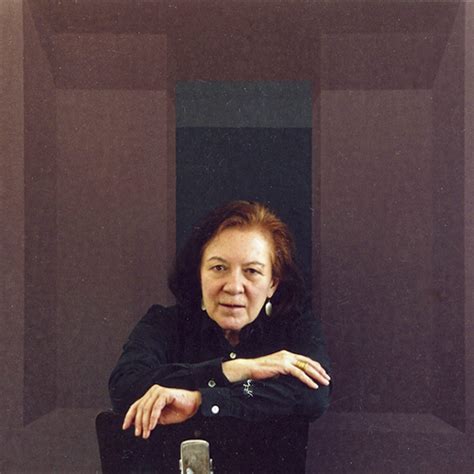 DESDE LA VENTANA: ANA MERCEDES HOYOS. UNA RETROSPECTIVA. - MAMBO