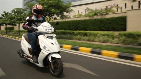 2019 Hero Maestro Edge 125 FI first ride review - Overdrive