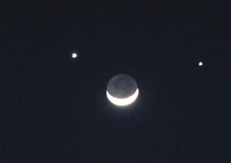 今晚金星与火星将上演双星伴月天象 可肉眼观测|双星伴月|金星|火星_新浪新闻