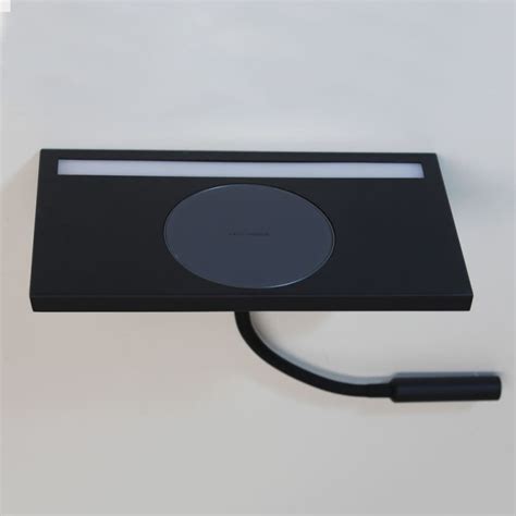 Aplique de pared Rob2 con dos luces, cargador wireless y puerto USB