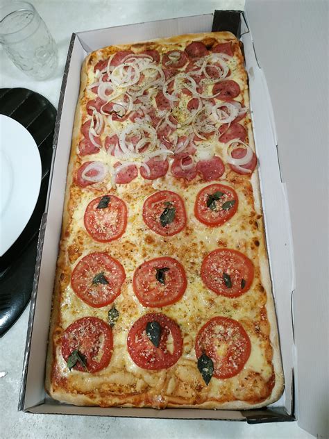 First Pizza Restaurant 的图像结果