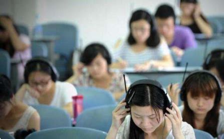 大学英语四级考试调频耳机到底是怎么用的？
