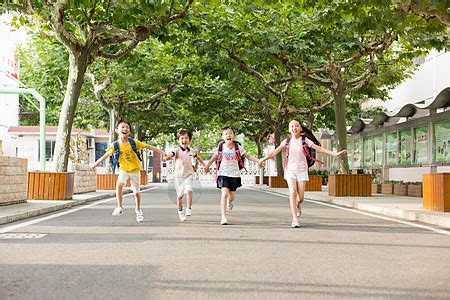 武汉创新“警校家”护安保畅模式 多方联动让孩子走好上学“最后一百米” - 武汉文明网