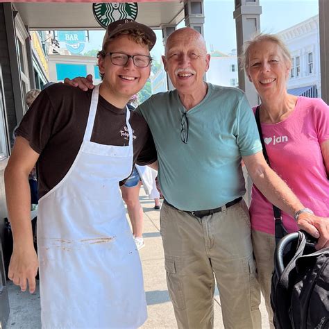 Michigan's famous Dr. Pol turns up at Mackinac Island fudge shop ...