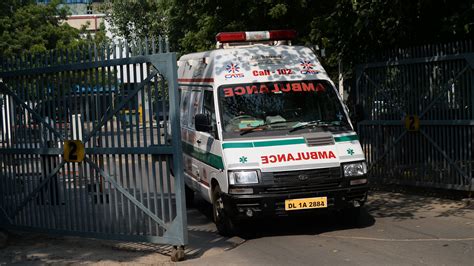 2 Killed as Oxygen Cylinder Explodes Outside Uttar Pradesh Hospital ...