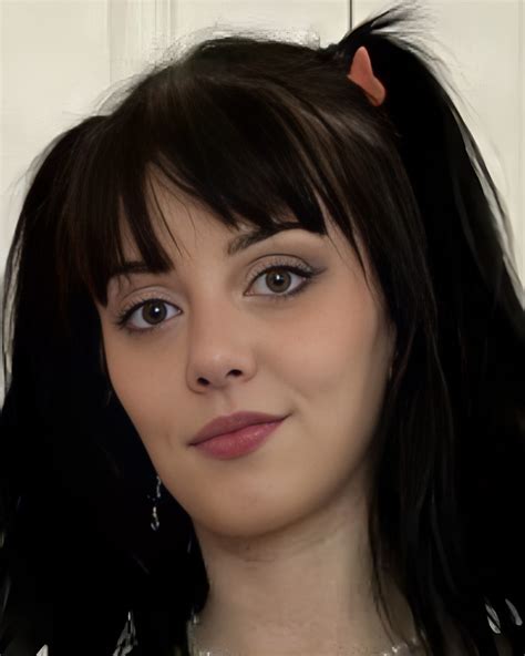 Kitty Cam (Model) Husband, Family, Wiki, Age, Net Worth, Videos & Photos