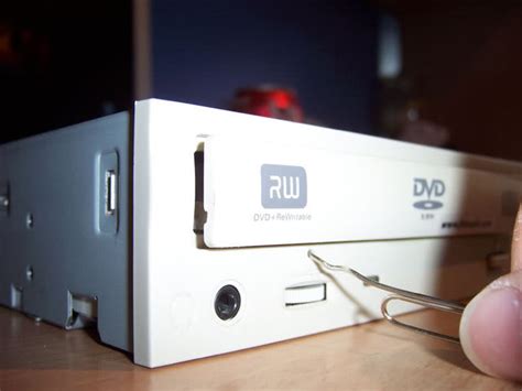 CD Exploding in Drive 的图像结果