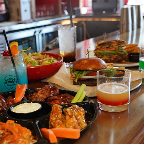 Home - Puckers Sports Bar & Grill