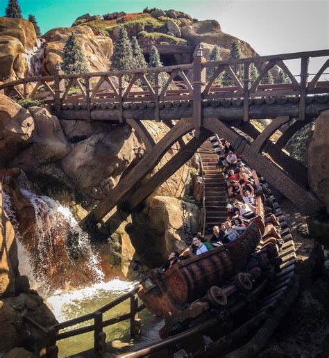 Seven dwarfs mine train - hromjp