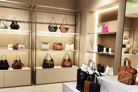 包包店买什么礼物最新素材