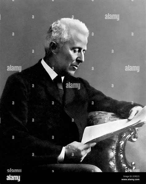 Doctor joseph bell hi-res stock photography and images - Alamy