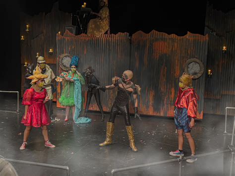 Mr. Burns, a post-electric play — Carnegie Theatre Company