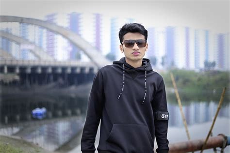 Man 图片 的图像结果