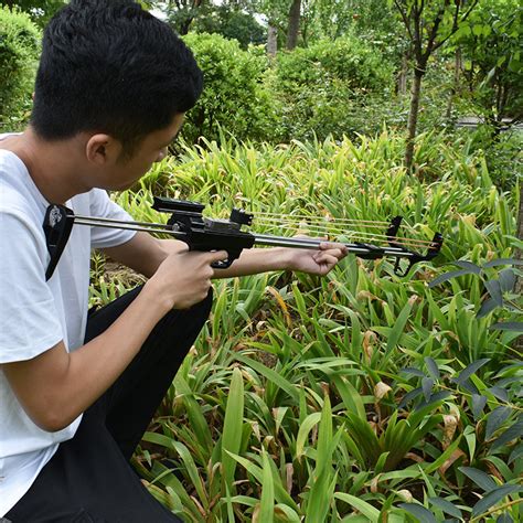 Field Wolf Outdoor Fishing Slingshot Precision Target Shooting Slingsh ...