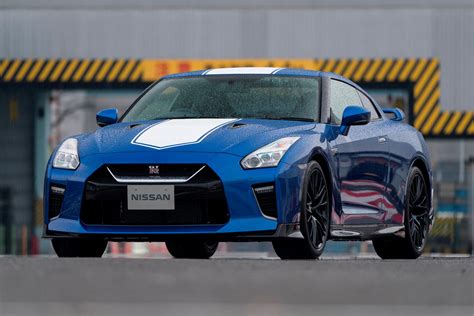 2020 Nissan GT-R 50th Anniversary And New GT-R Nismo Arrive In NYC ...