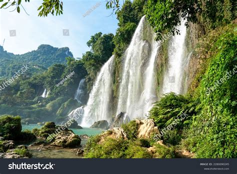Northern Vietnam Famous Ban Gioc Waterfall Stock Photo 2280090245 ...