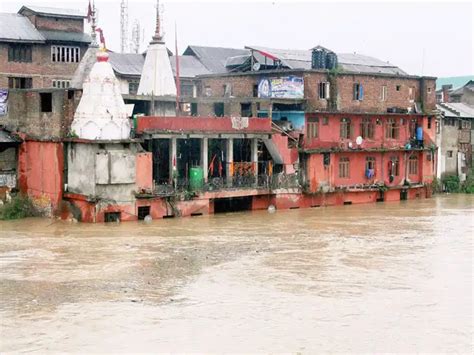 Doru Verinag bridge collapses - Floods create havoc in Kashmir Valley ...