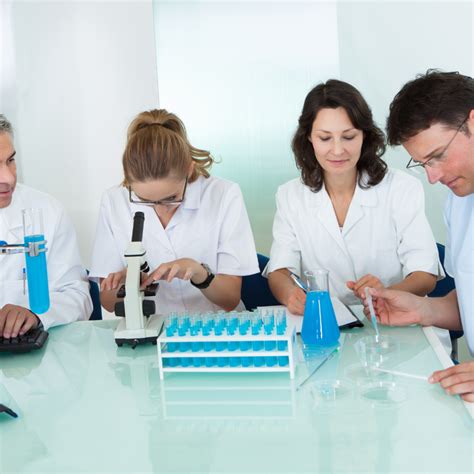 Medical Lab Technician Career Guide: Salary, Jobs & Courses ...