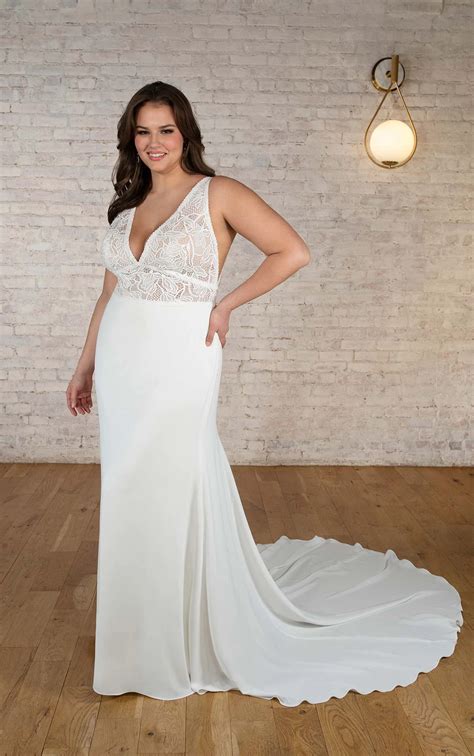 Sexy Summer Sheath Column Wedding Dress with Graphic Matte Lace