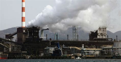 Delhi Pollution: Supreme Court bans petcoke in 3 states to restrain air ...