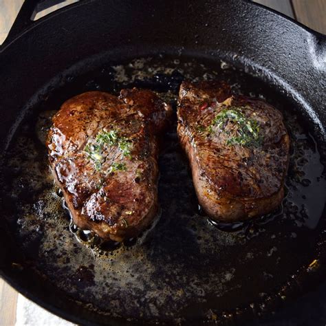 Pan-Seared Filet Mignon Recipe - Kitchen Swagger