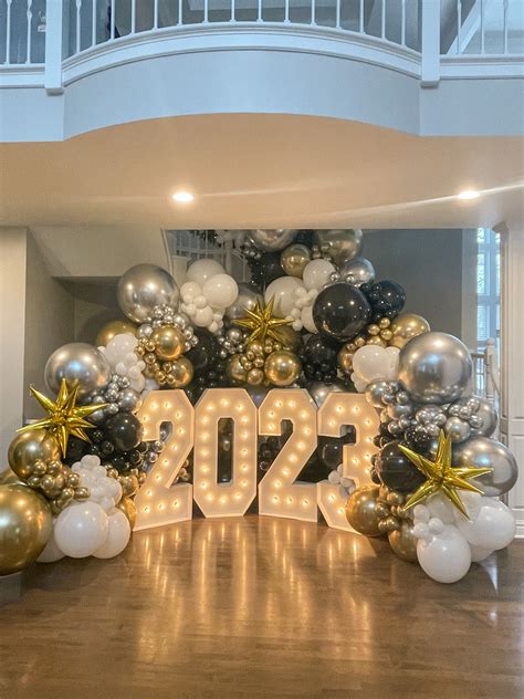 NYE Party Inspo | Gold graduation party, Graduation party backdrops ...