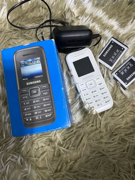 Basic Phone 的图像结果