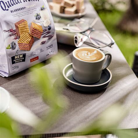 Buy Loacker Quadratini Blueberry-Yogurt bite-size Wafer Cookies| LARGE ...