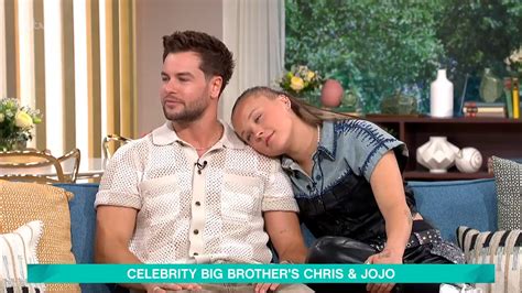 Body language expert reveals JoJo and Chris Hughes' true feelings