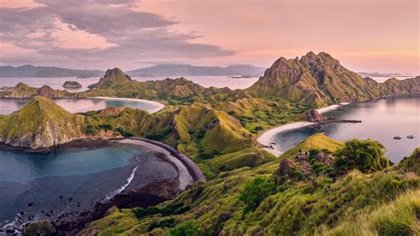 Astounding Indonesia Landmarks: Ultimate Guide