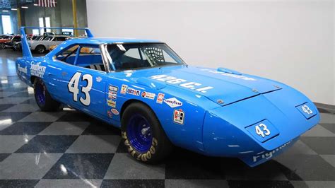 This 1970 Plymouth Superbird Richard Petty Replica Is Pure Nostalgia ...