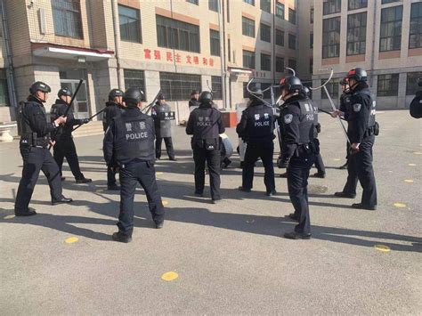 黑龙江省哈尔滨市公安局道外分局组织开展警务实战综合演练(组图)-特种装备网